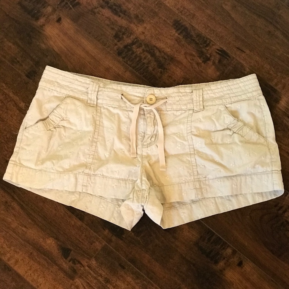 L.e.i. Ashley Trouble Tan 17 Shorts!!🥰